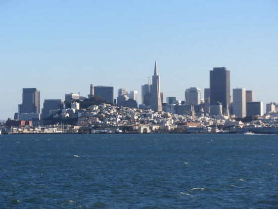 Blick auf San Francisco von der Fähre