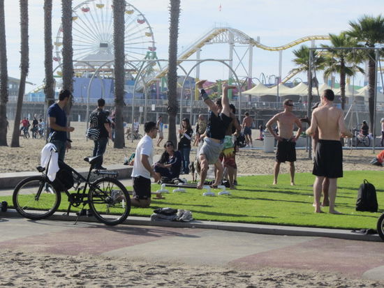 Muscle Beach, hier haben wir einige Zeit verbracht und den Leuten beim Sport zugesehen. Petra hat es spannern genannt, naja womöglich hat sie recht..