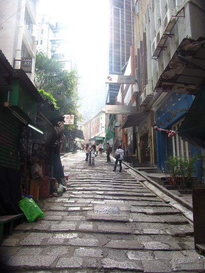 teilweise gehts ganz schön bergauf, bergab in Hong Kong