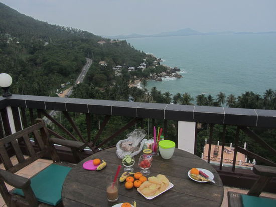 Frühstück auf K&K's Dachterrasse auf Koh Samui