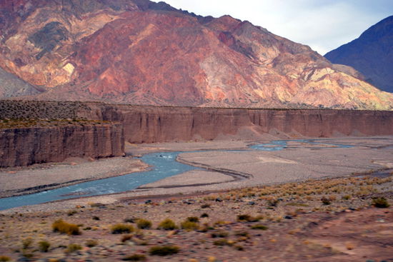 Von Mendoza aus ging es weiter nach Chile und wir werden wieder verwöhnt durch unglaublich schönen Landschaften.