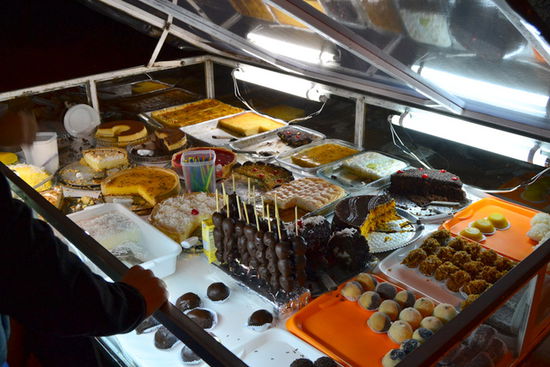 Abends kommt der Dessertwagen zu dir am Strand
