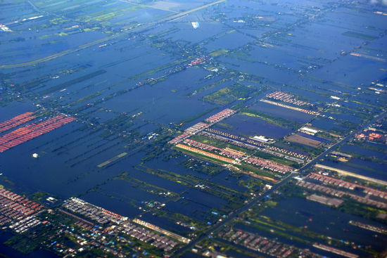 ...schrecklich, ganze Landstriche unter Wasser.
