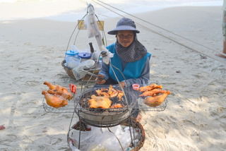 wenn man möchte kommt das Barbecue zu einem am Strand ...