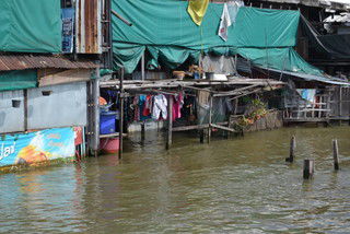 Und leider immer noch Hochwasser in manchen Teilen von Bangkok.