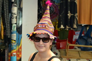 Jenna entdeckt die thailändische Mode...