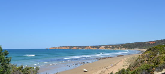Wow. So ein traumhaft schönen blauen Himmel haben wir noch selten gesehen und kilometerlange Strände.