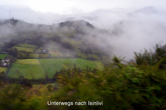 Bei ströhmenden Regen geht es bis auf fast 3000m.