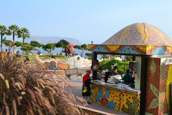 LIMA - Miraflores: Bunt, voller Restaurants und Bars ...