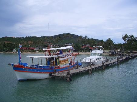 Vom Pier auf Ko Samui gehts geradewegs mit der Expressfähre über Ko Pang Nang zur Taucherinsel Ko Tao.
