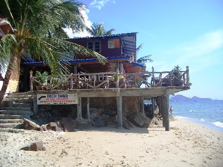 Chill-out Atmosphäre direkt am feinen Sand-Strand, Meer so weit das Auge blicket und blauer Himmel, der das Herz entzücket...