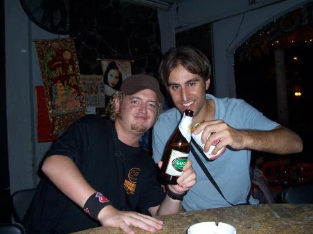 Edwin II (Holland) + Saigon Beer und ich im Guns n'Roses