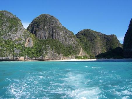 Maya Beach vom Boot aus fotografiert
