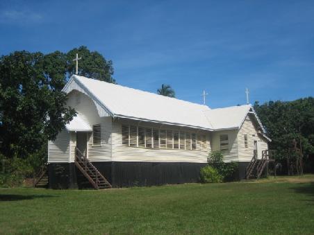 Die Kirche in der Aussenansicht.