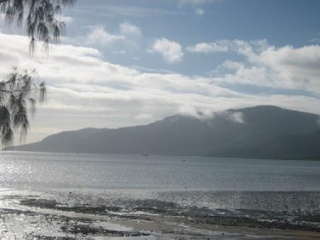 Blick von der Esplanade ueber das Meer.