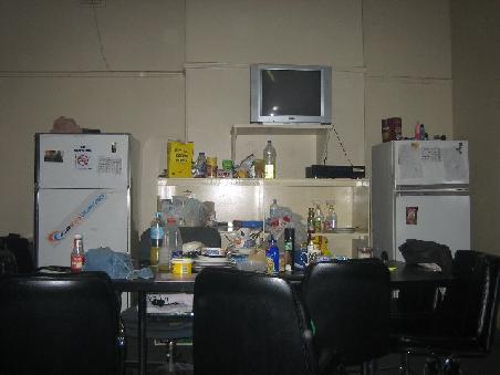 Das war unser "Wohnzimmer" im Hostel, man kann den "Saustall" glaube ich ziemlich gut erkennen.