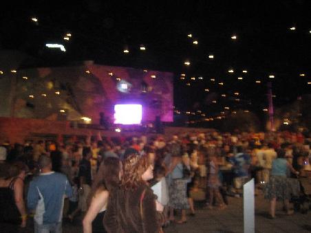 Der Federation Square am Sylvesterabend. Hier auch New Years Eve genannt.