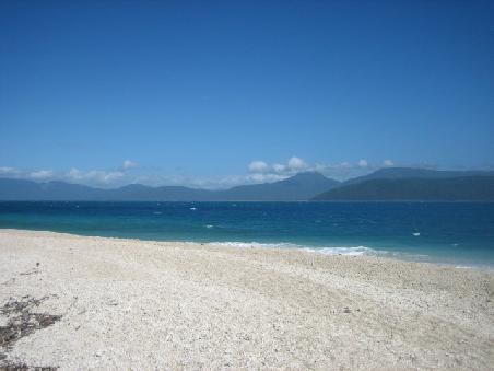 Nudey Beach, laut Inselbroschuere "weltberuehmt".