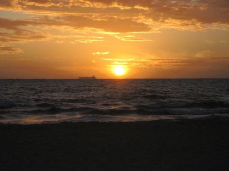 Sonnenuntergang mit Boot.-