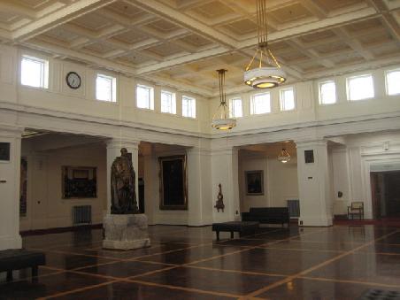 Altes Parlament - hier die nationale Portraitgallerie.