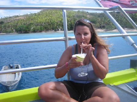 Hier mit Cocktail.