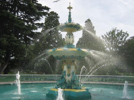 Brunnen im botanischen Garten.