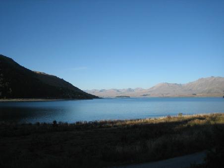 Lake Tekapo bei fast Sonnenuntergang.