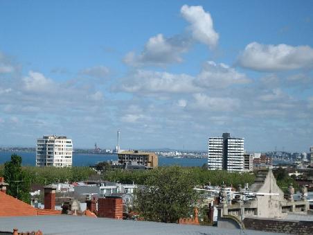 Aussicht auf St. Kilda von der Hosteldachterasse.
