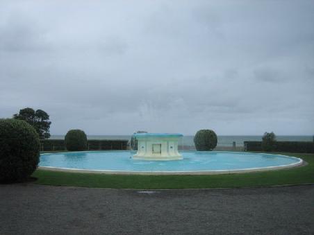 Brunnen am Meer.