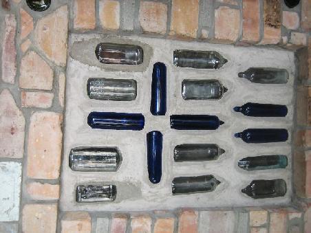 Hundertwasser-Toilette kurz hinter Paihia.