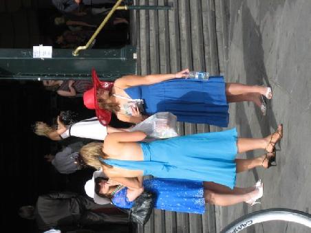 Die ersten Damen auf dem Weg zum Cup Day!!!