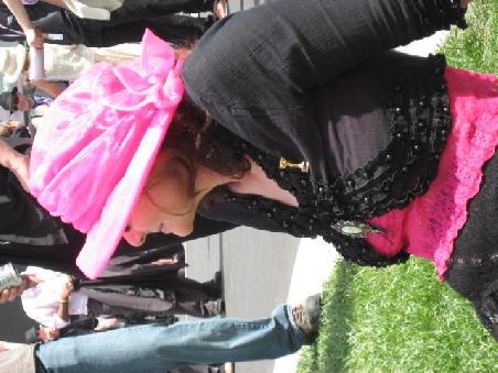 Dame mit Hut in Nahaufnahme...beim Cup Day.