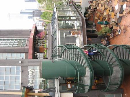 Eine Wendeltreppe in Southbank am Yarra River.