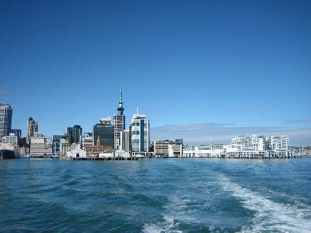 Auckland vom Boot aus.