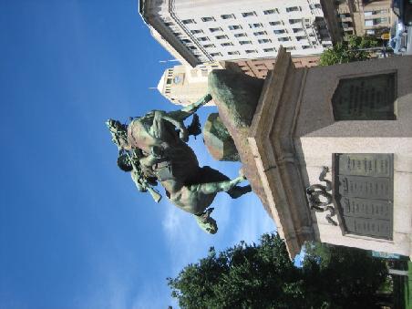 Denkmal an der North Terrace.