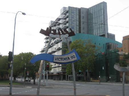 Am Victoria Square.