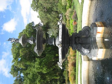 Brunnen im botanischen Garten.