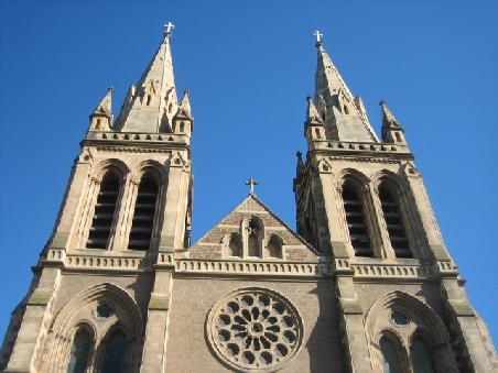St. Peter's Cathedral in North Adelaide bzw. kurz vor North Adelaide.