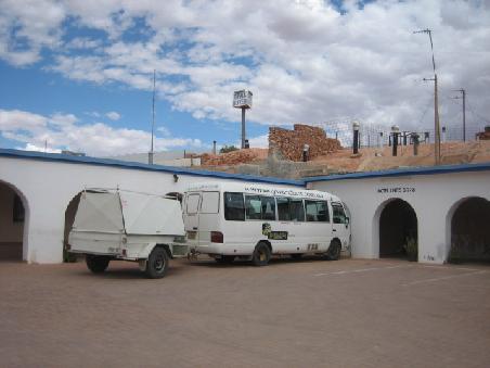 Unser Hostel von aussen in Coober Pedy.