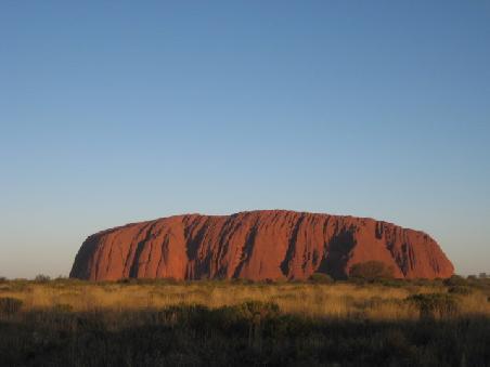 Uluru beim Sonnenuntergang.