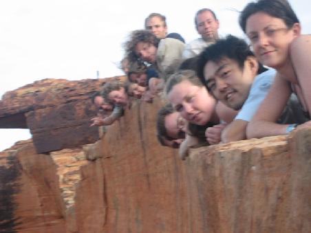 Gruppenbild am Abgrund.