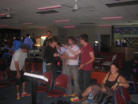 Gruppenbild beim Bowling.