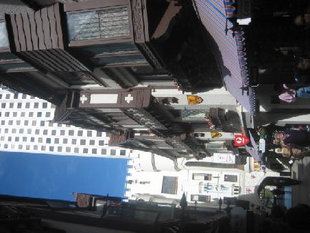 Im London Court.