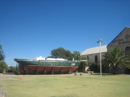 Am Maritim Museum.
