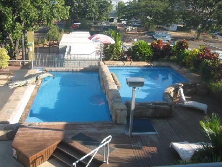 Pool im Hostel.