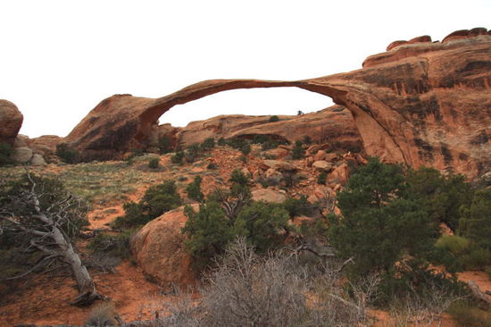 Wie lange wird der Landscape Arch noch stehen? Vor ein paar Jahren stürzte bereits einmal eine große Scholle ab