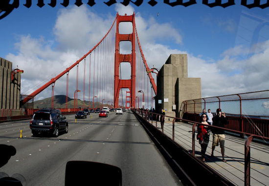 Freie Fahrt gibt es nicht immer. Wenn Polzeigewalt dazwischen steht - noch dazu mit Fahrrad - wird es spannend
