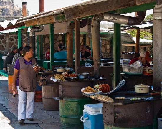 Typisch mexikanisches Fastfood gibt es beim Halt in Divisadero