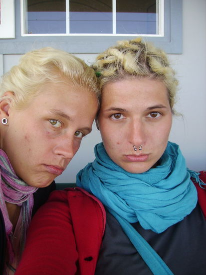 wir beide ganz traurig, weil wir nicht zu den pinguinen konnten.