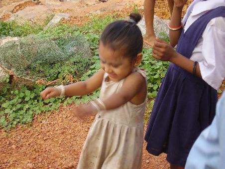 kleine suesse indische kinder